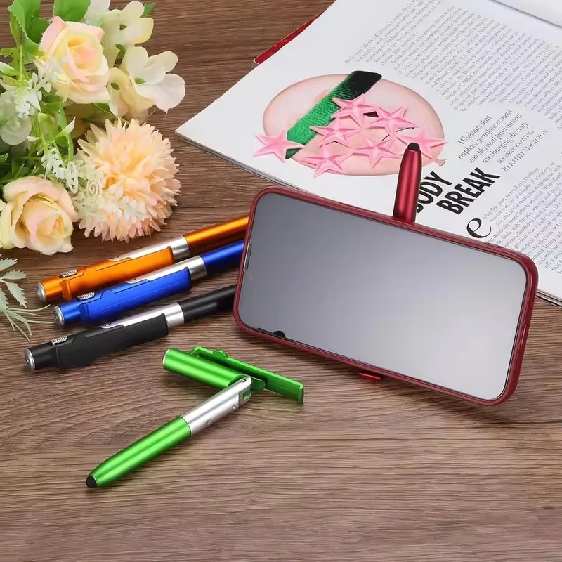 Długopis wielofunkcyjny 4 w 1  – Stationery Office recenzja i cena